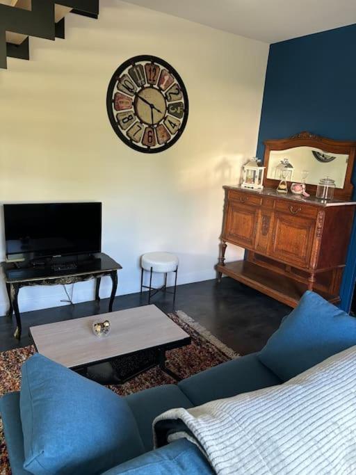 Charmante Maison Renovee Centre-Ville Balbigny Екстер'єр фото